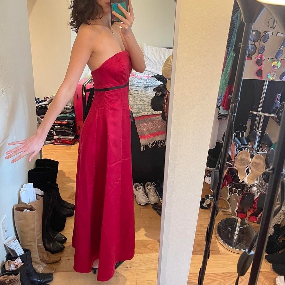 Chic Strapless Red Dress - Picture 4 of 4